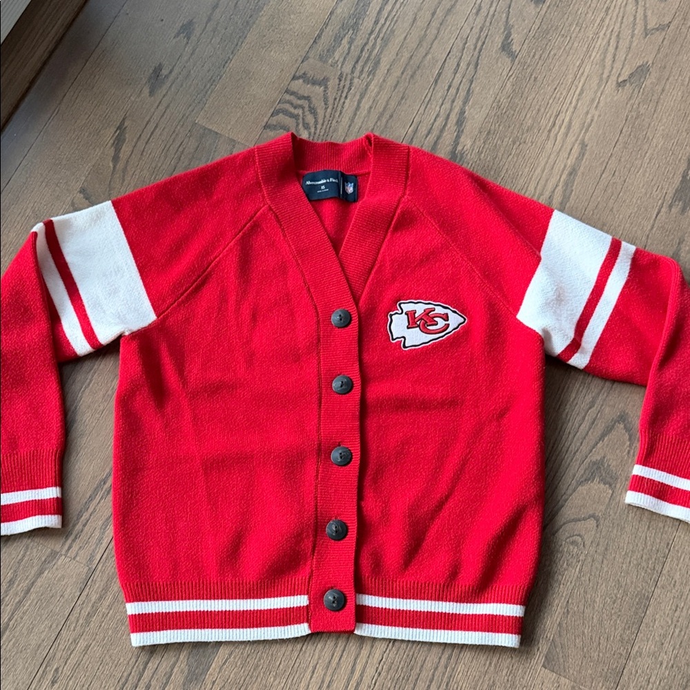 Abercrombie & Fitch LuxeSoft red Kansas City chiefs cardigan XS (runs big)